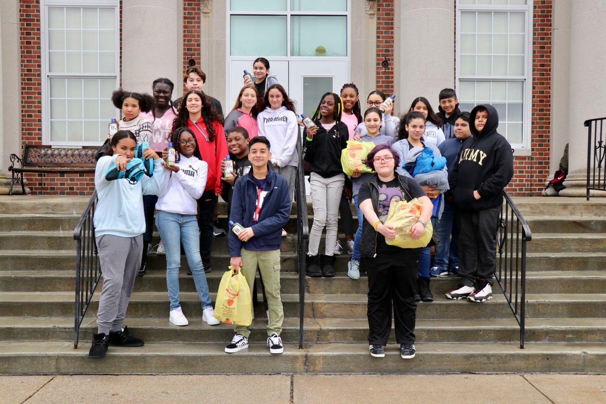 Heritage Middle School H.O.P.E. Project Makes Another Donation